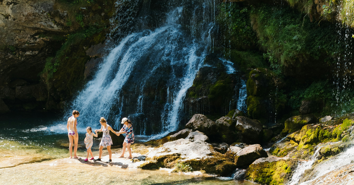 Americans Prioritize Summer Vacations Despite Rising Costs